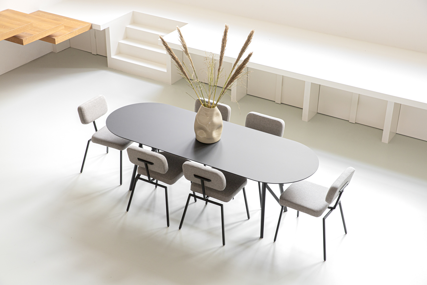 Studio HENK tafel New Co Plat Ovaal, zwart frame - Smart Collectie 260 x 100 cm | Eikenhout | Verjongde rand | Frame Zwart