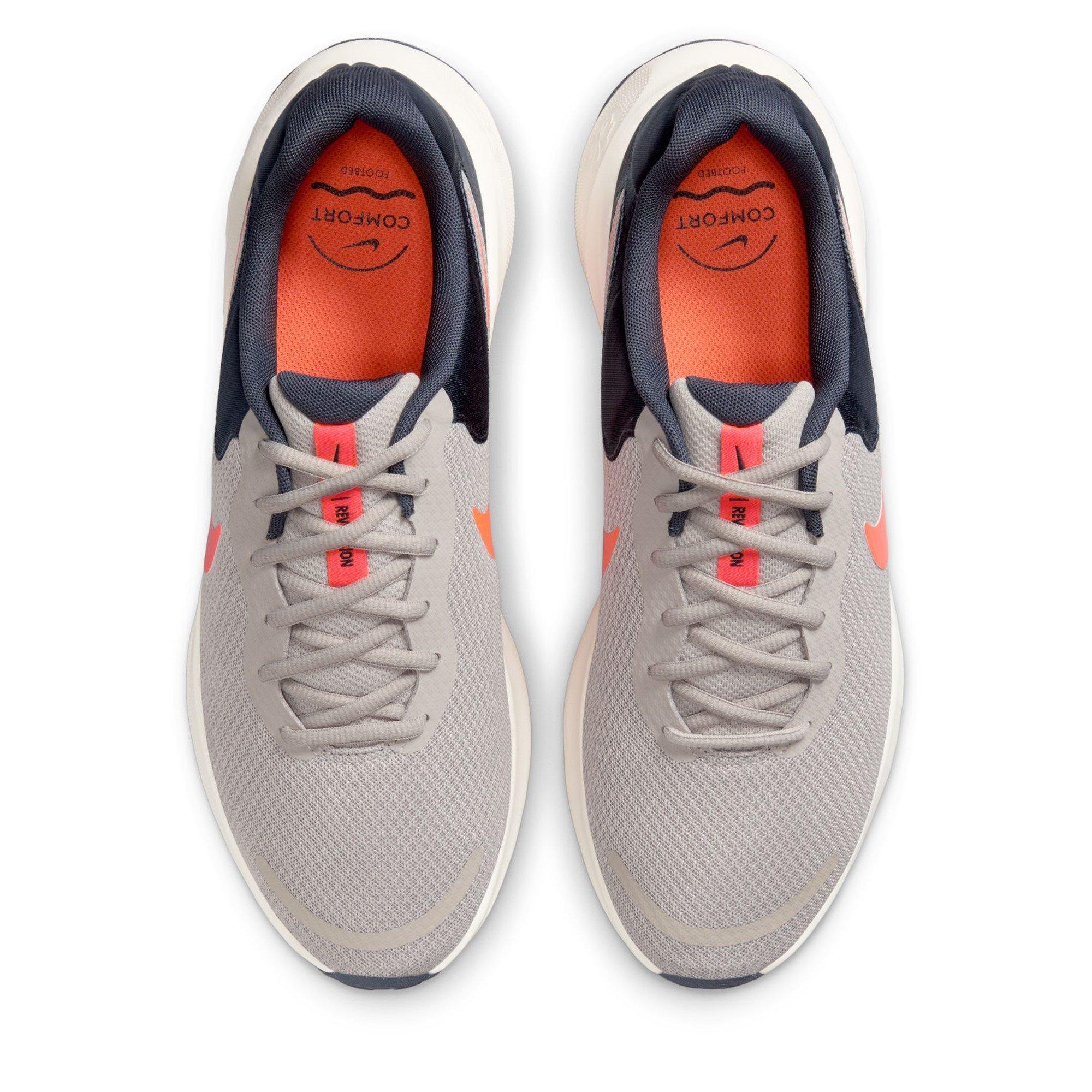 Nike Revolution 7 Mens Road Running Shoes