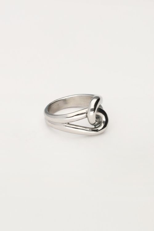 Iconic ring met lus