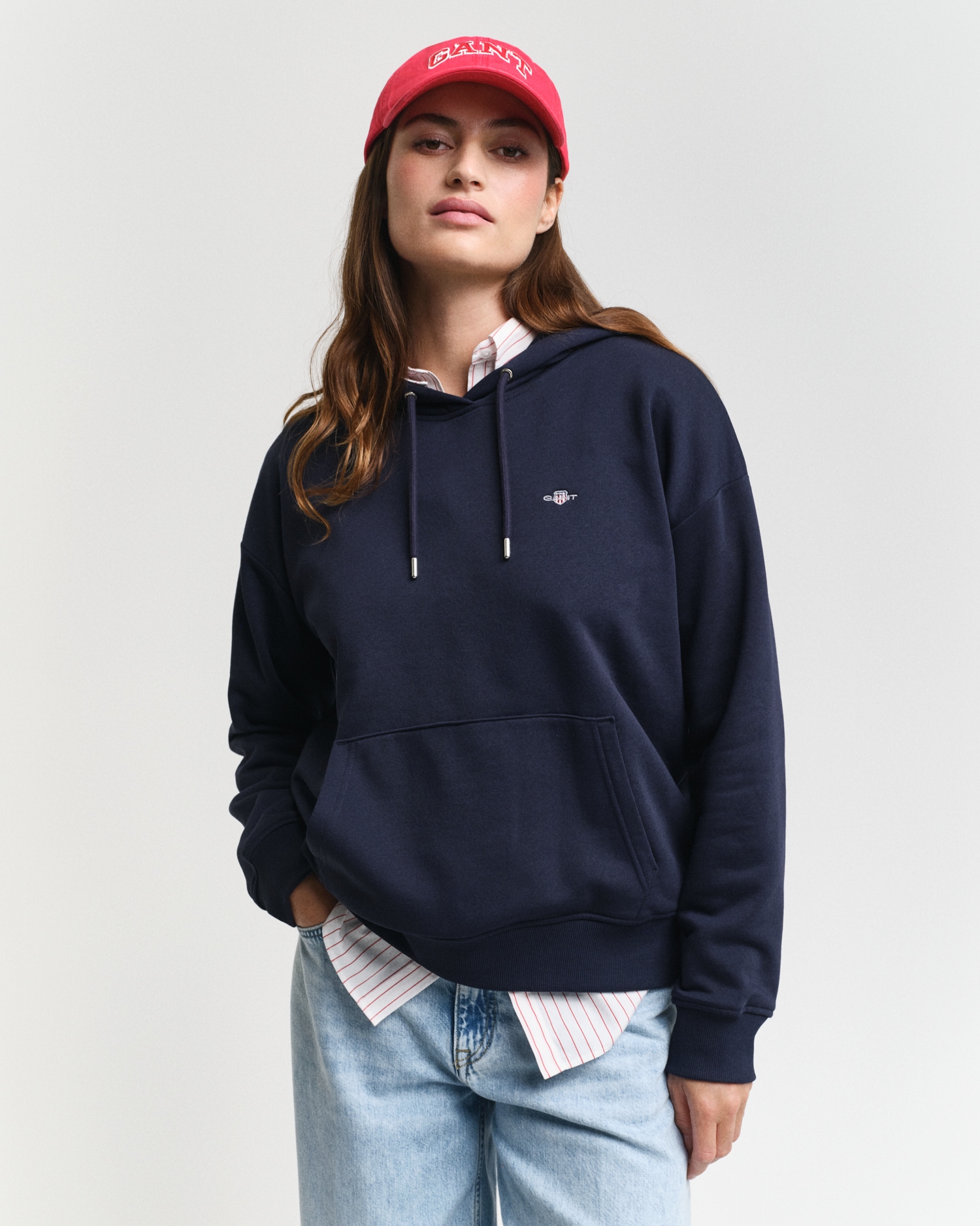 Gant Hoodie »SHIELD HOODIE«, Grafische GANT-Stickerei auf der Brust