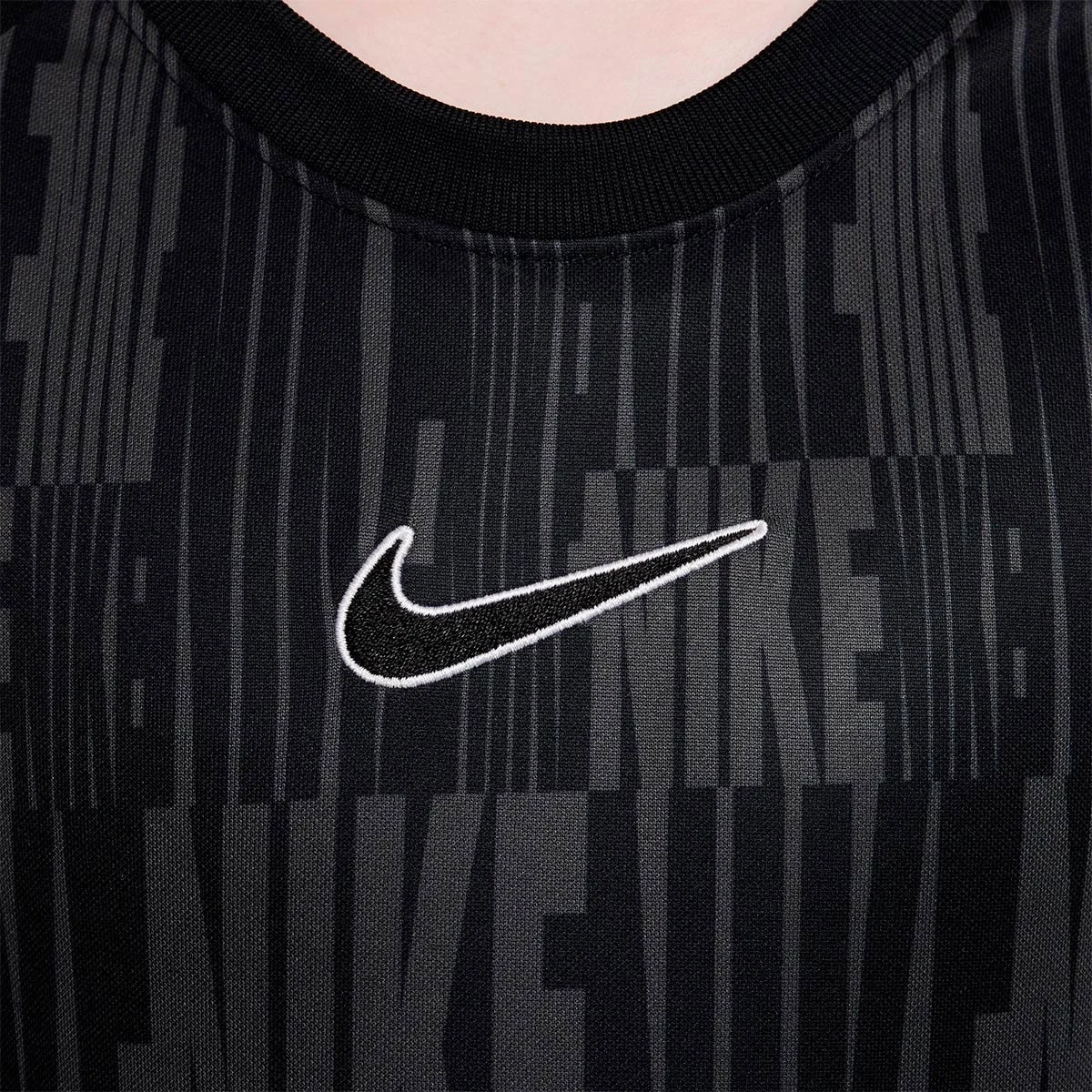 T-Shirt Nike Academy Essentials Criança