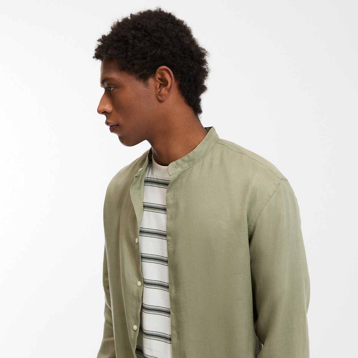COLEÇÕES LA REDOUTE<br>Camisa reta, gola mandarim, em linho, assinatura AURELE