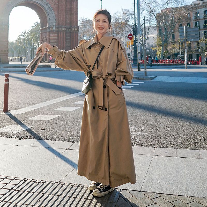 Ango - Trenchcoat met dubbele rij knopen en sjerp