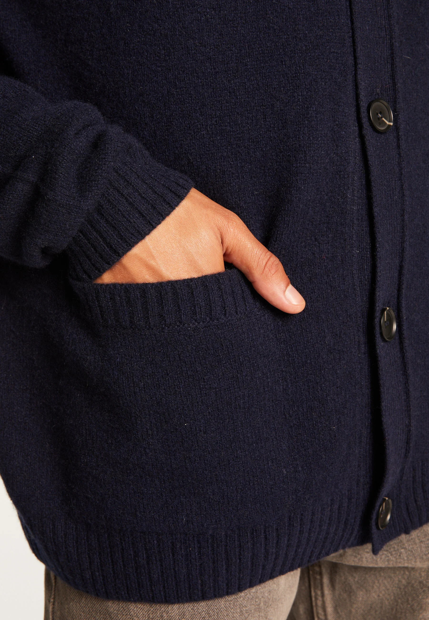 TITOUAN - Gilet boutonné en cachemire mélangé | Bleu