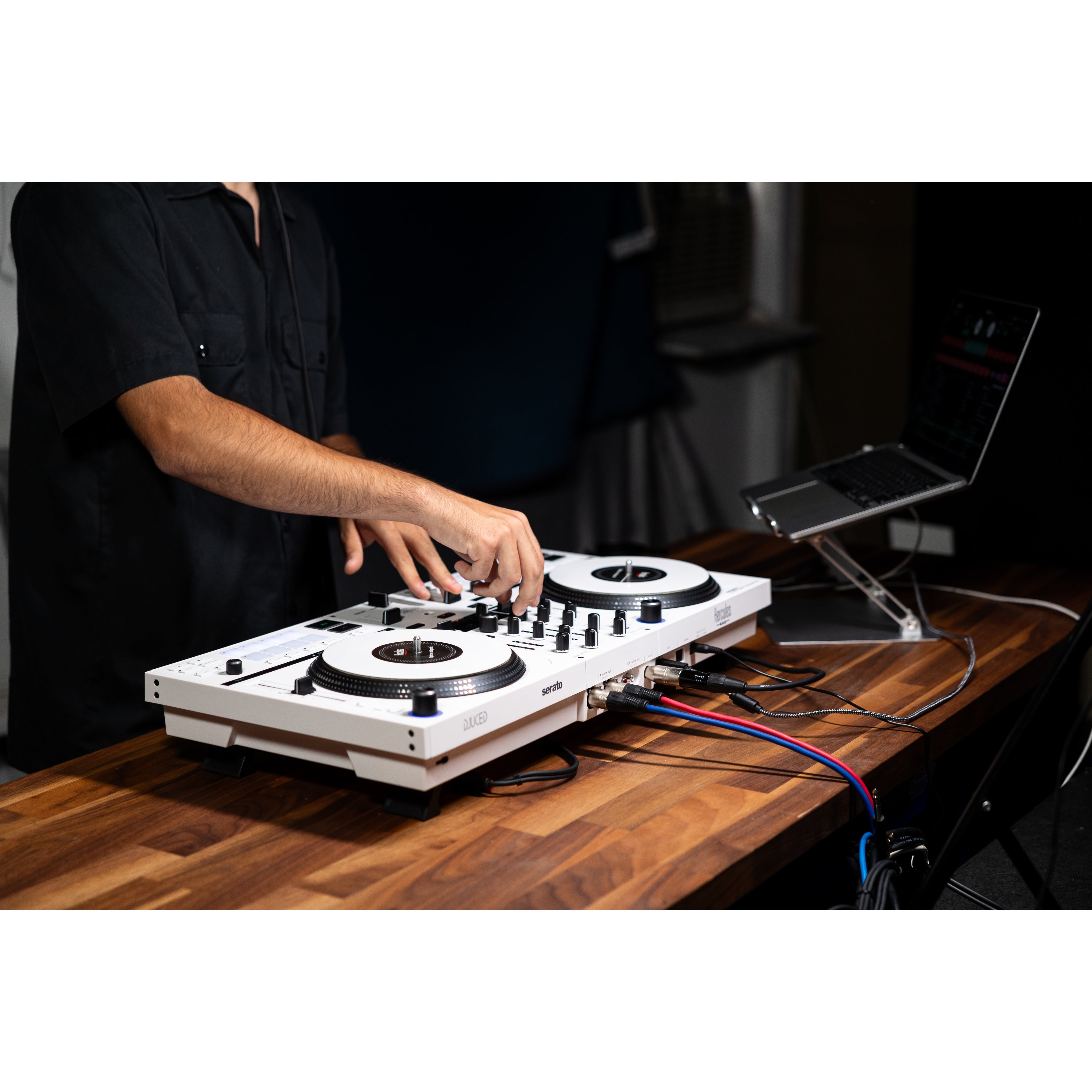 Hercules DJControl Inpulse T7 White Edition DJ controller
