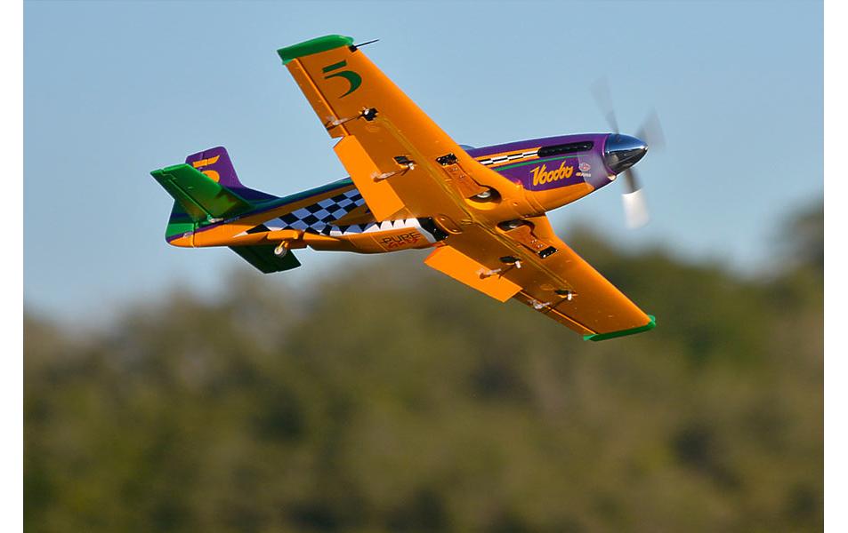 Warbird Mustang P-51 Voodoo 1100 mm PNP<br>Airrace Warbird «Voodoo» als PNP Modell mit Brushless Antrieb und EInziehfahrwerk