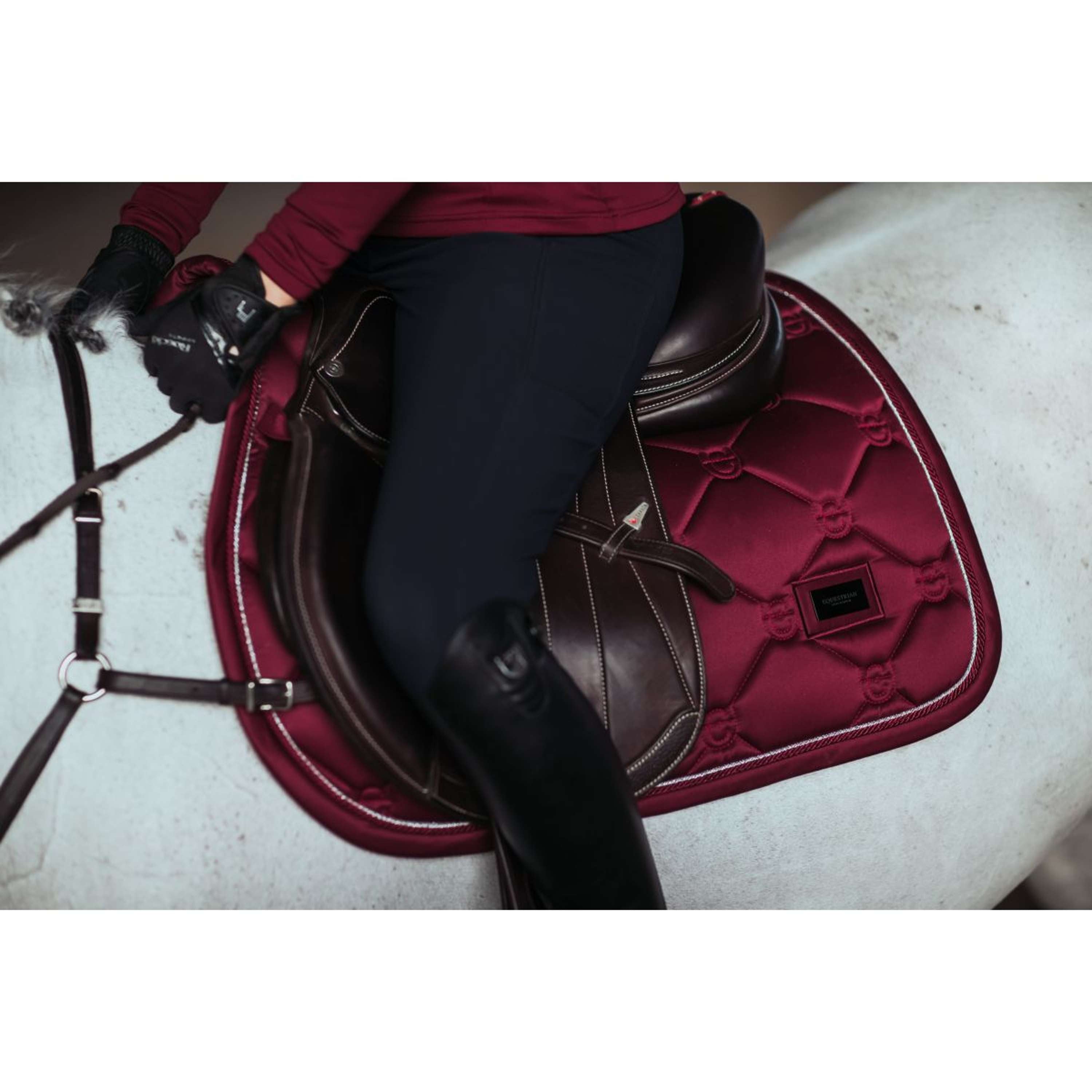 Equestrian Stockholm Zadeldekje Springen Bordeaux