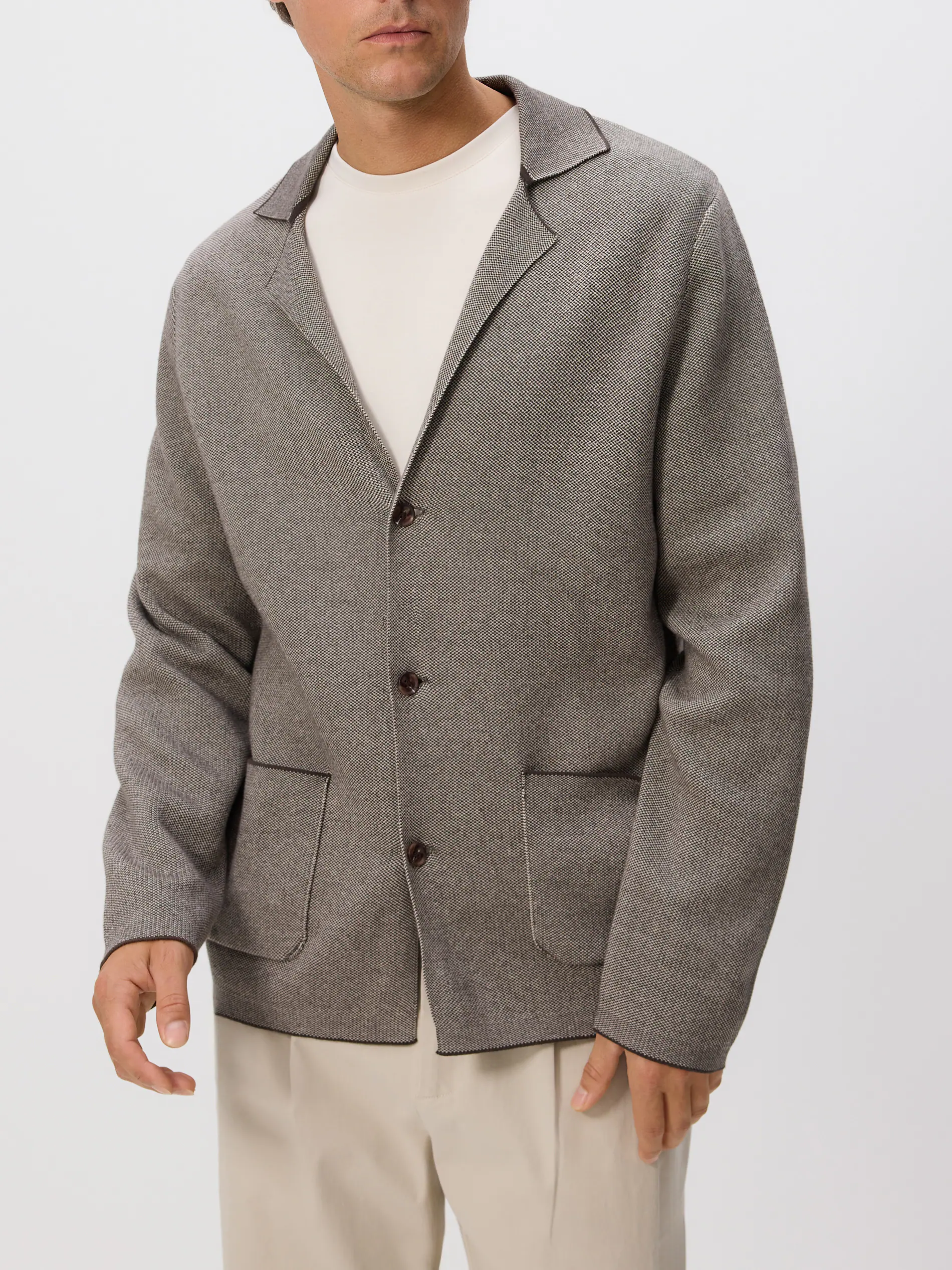 Strickjacke mit Kragen