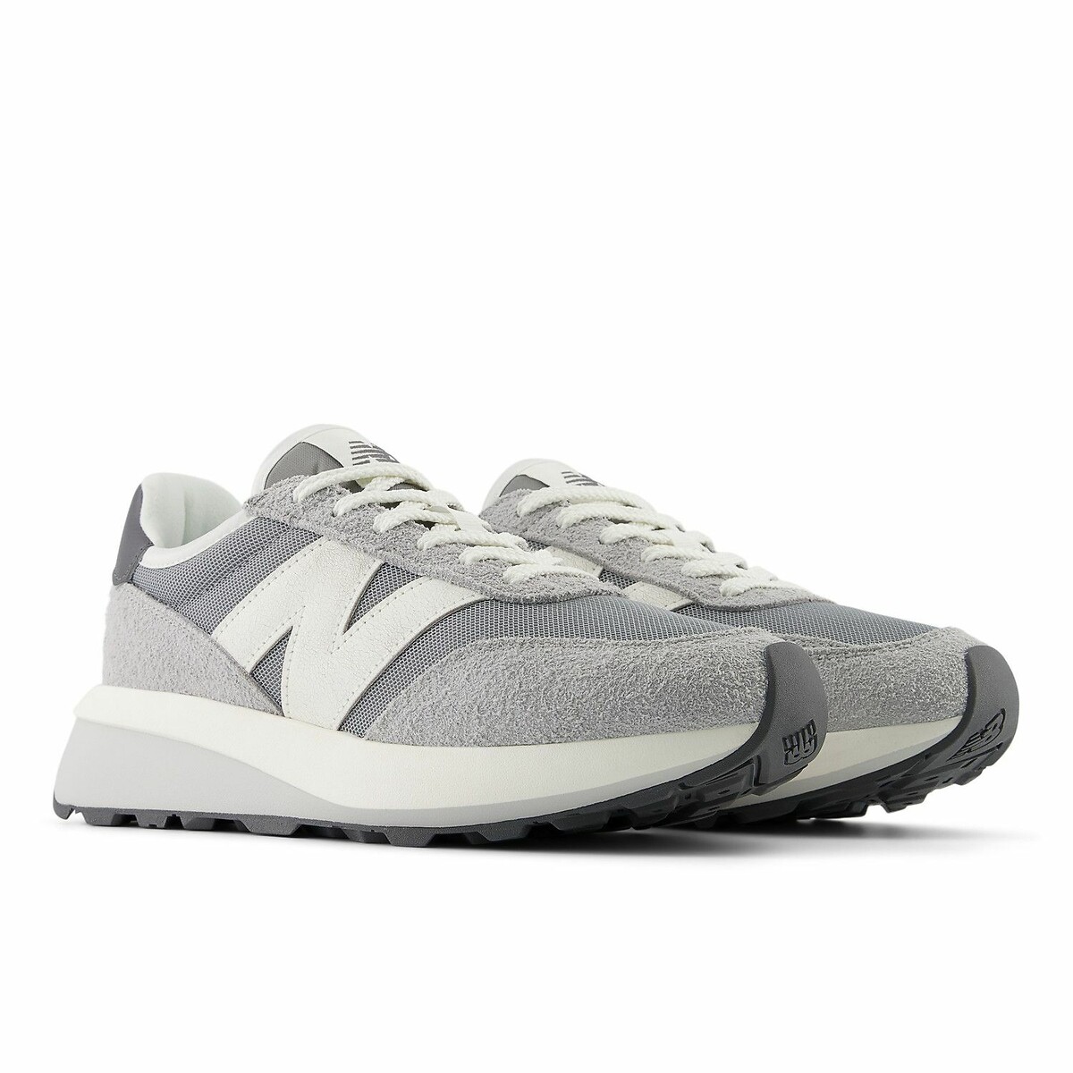 Tênis NEW BALANCE U370