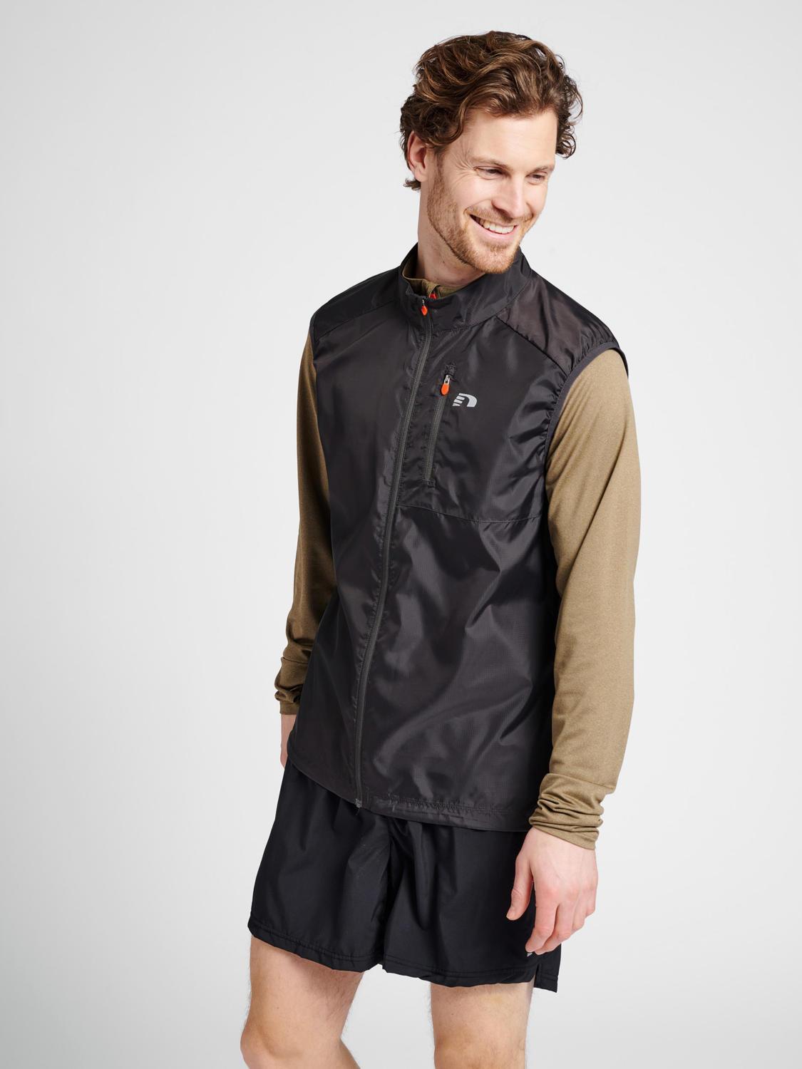 MEN PACKABLE TECH GILET