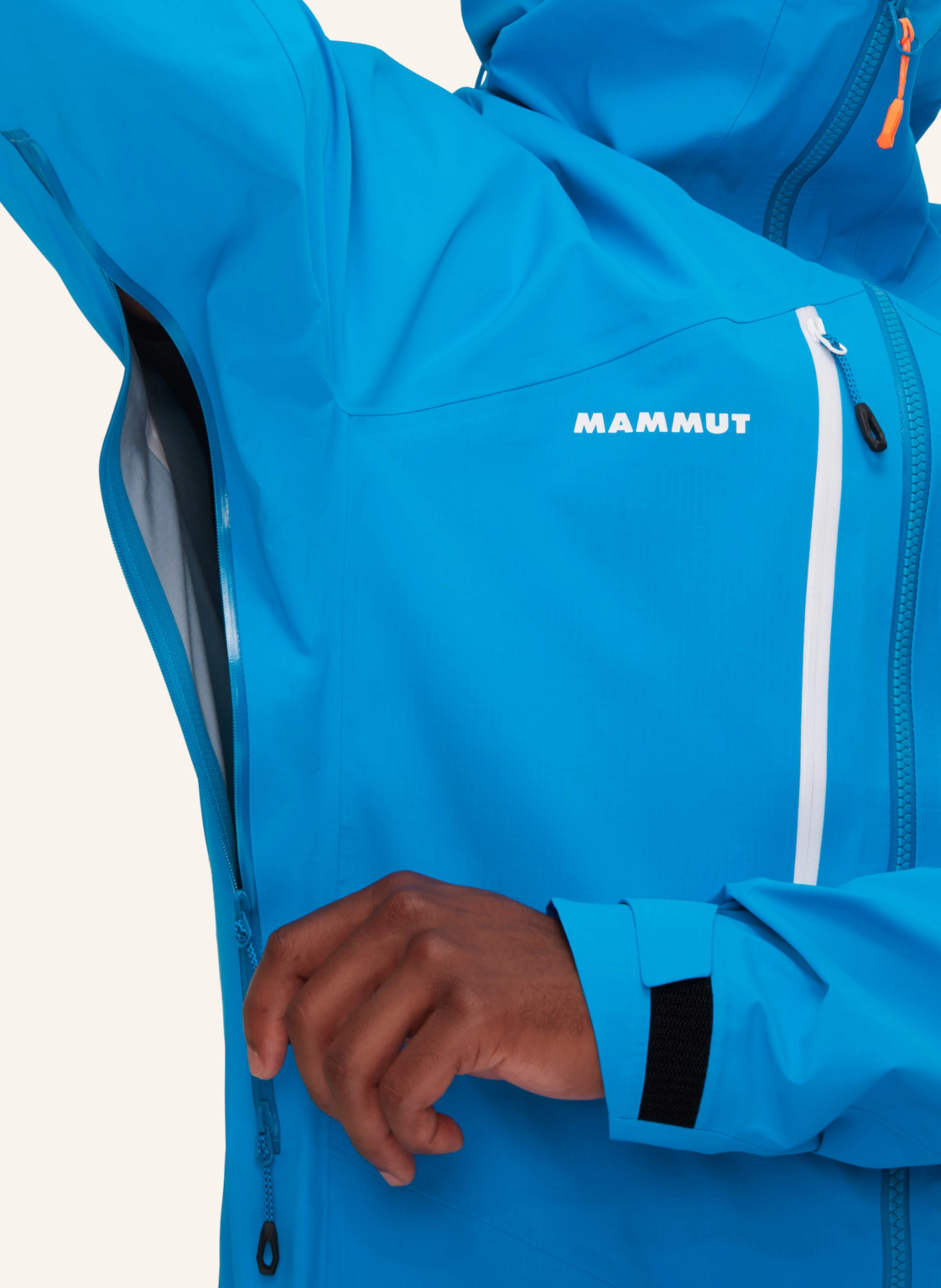 MAMMUT Hardshelljacke TAISS mit Kapuze