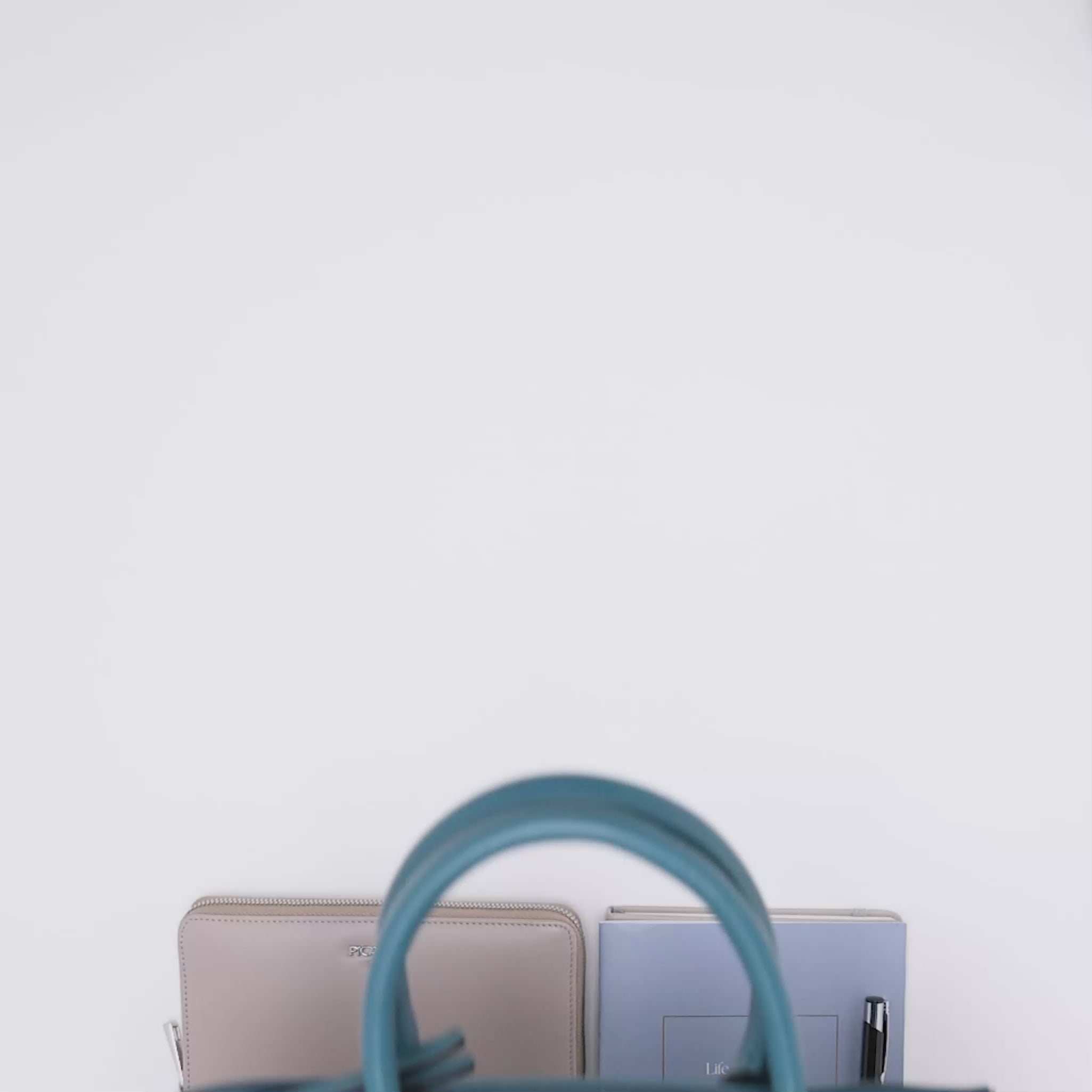 Shopper New York 9679