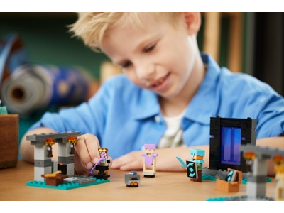 LEGO De wapensmederij (21252)