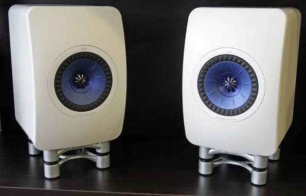 IsoAcoustics Aperta Silver (la paire) Absorbeurs acoustiques