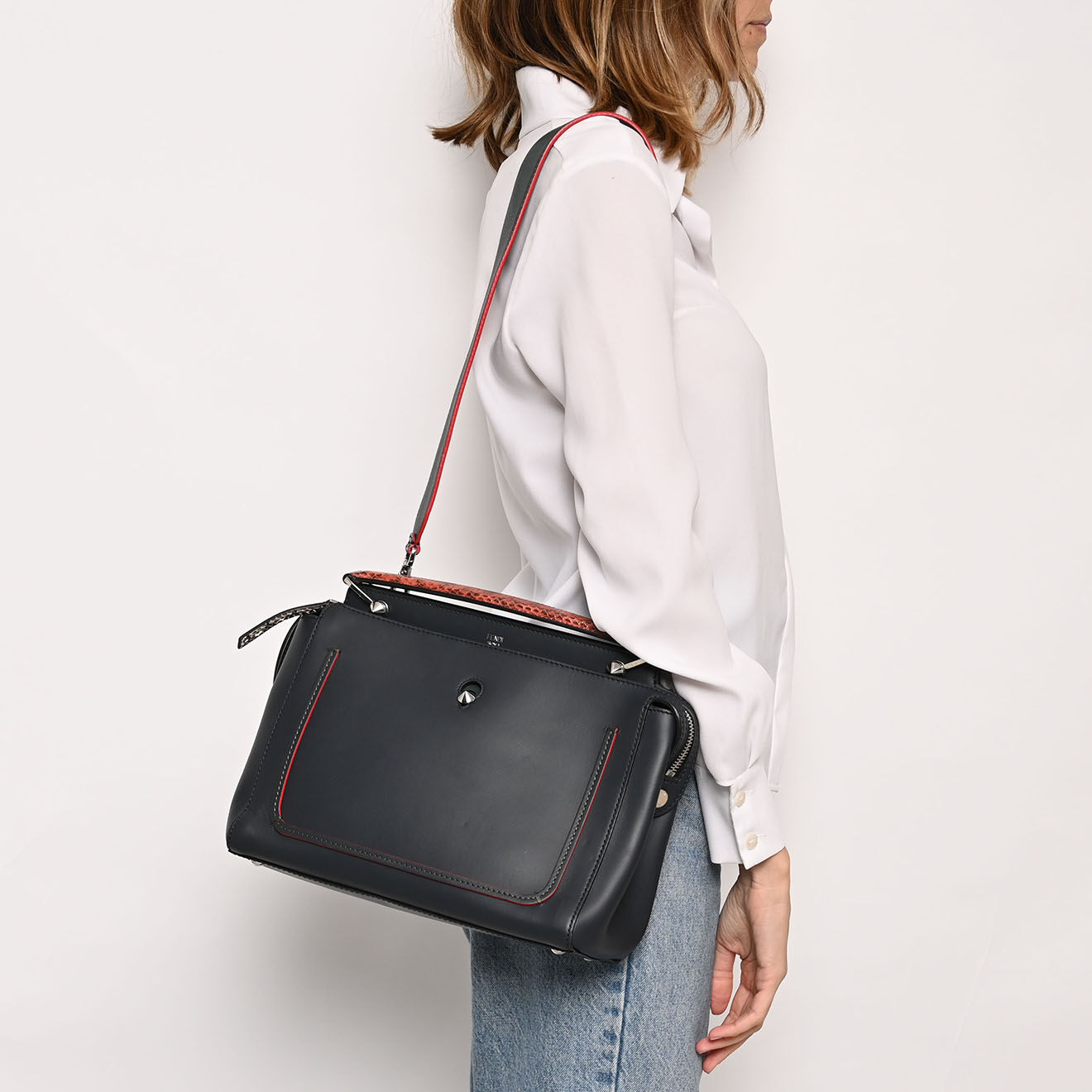 Fendi Sac bandoulière Dot Com Fendi en Cuir Marine Etat: Très bon état - Longueur 32 cm