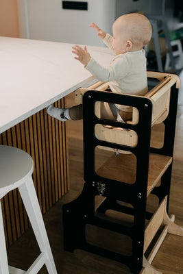 Duck Woodworks 3-i-1 Sammenleggbar Læringstårn med Matstol, Svart
