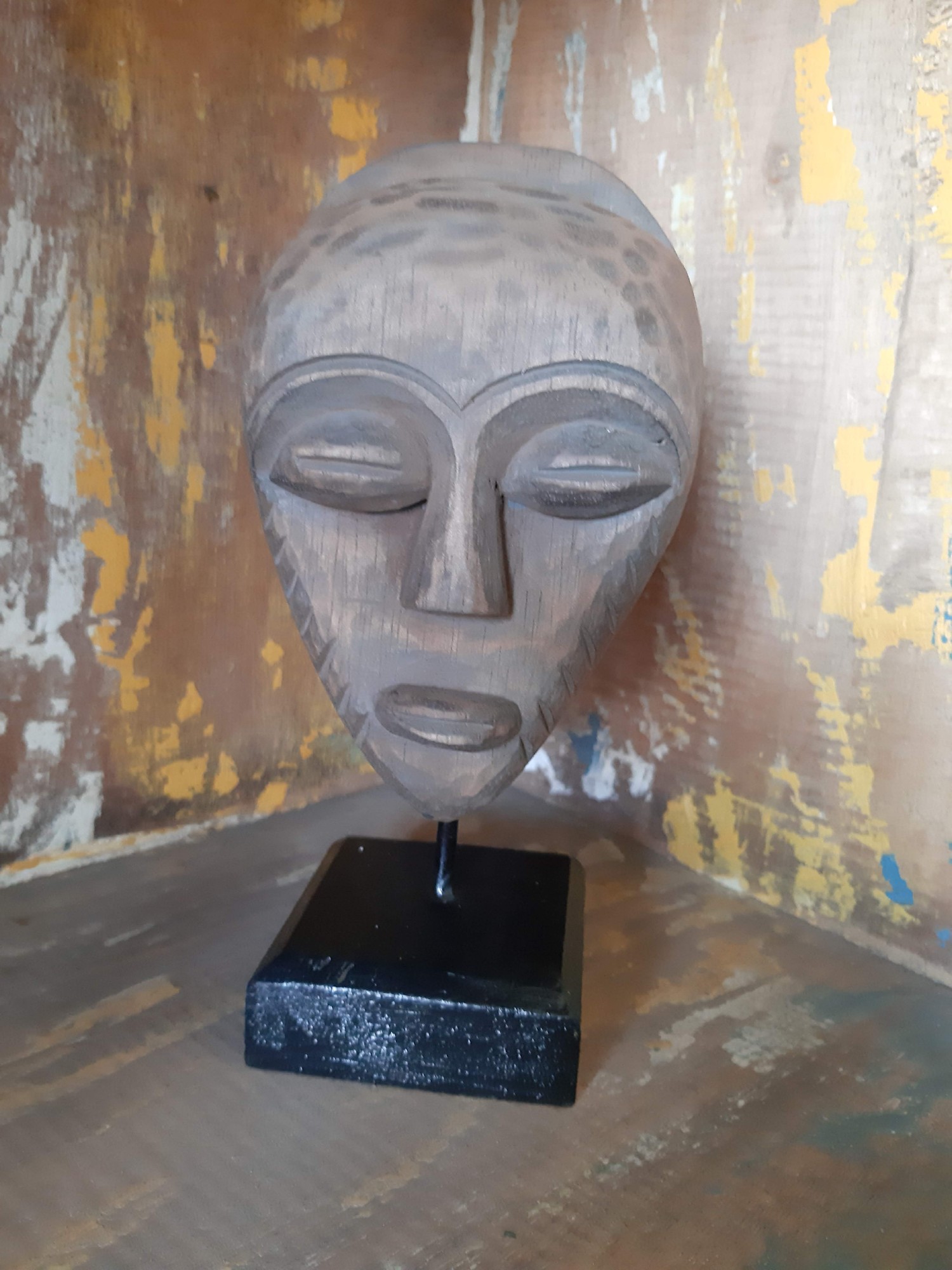 Maske 'African Man' auf Ständer, H 10 cm, B 7 cm, T 2 cm von fischer's lagerhaus
