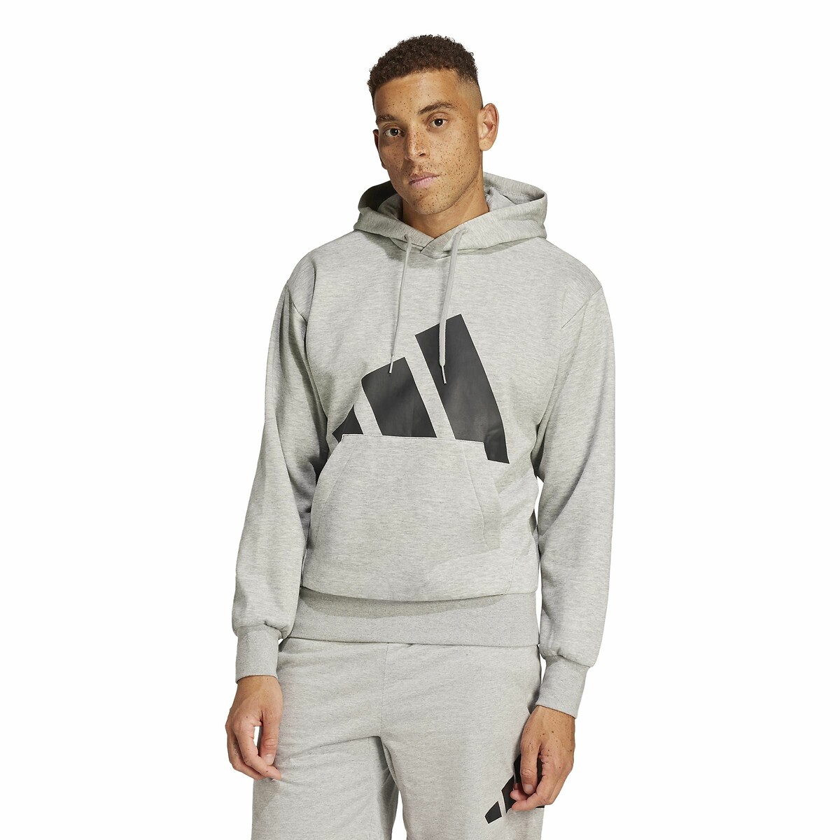 ADIDAS ROUPAS ESPORTIVAS<br>Moletom Flatton com logo Essential