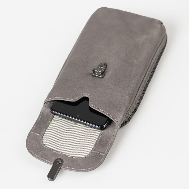 Aunts & Uncles Grandma's Luxury Club Mrs. Lemon Twist Telefoontasje Oyster Grey