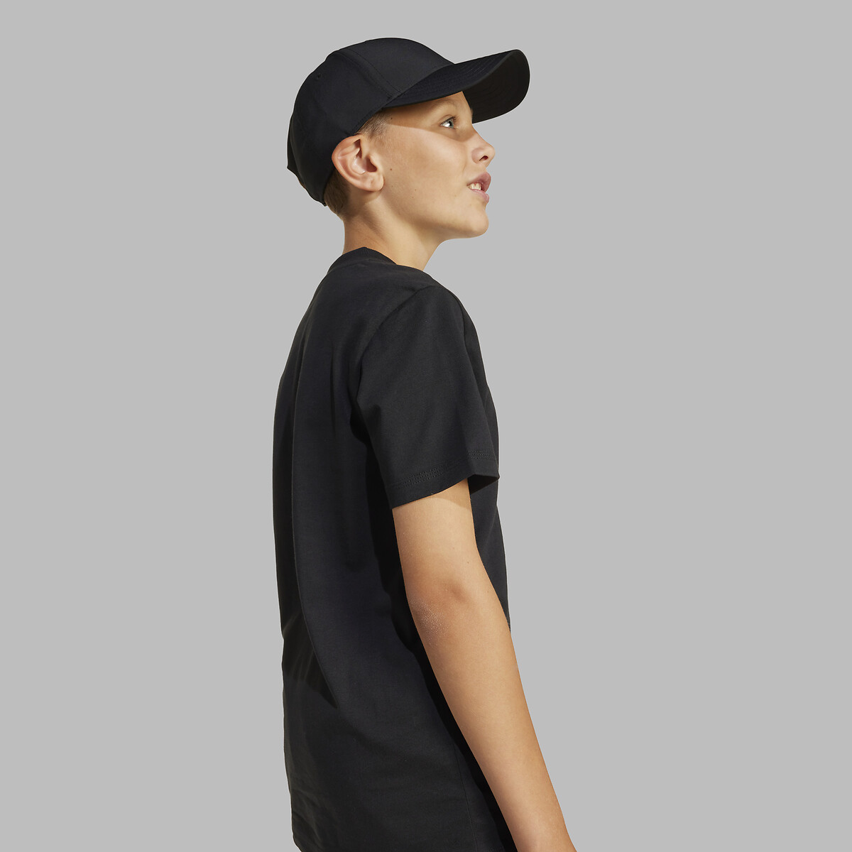 ROUPAS ESPORTIVAS ADIDAS<br>Camiseta de manga curta