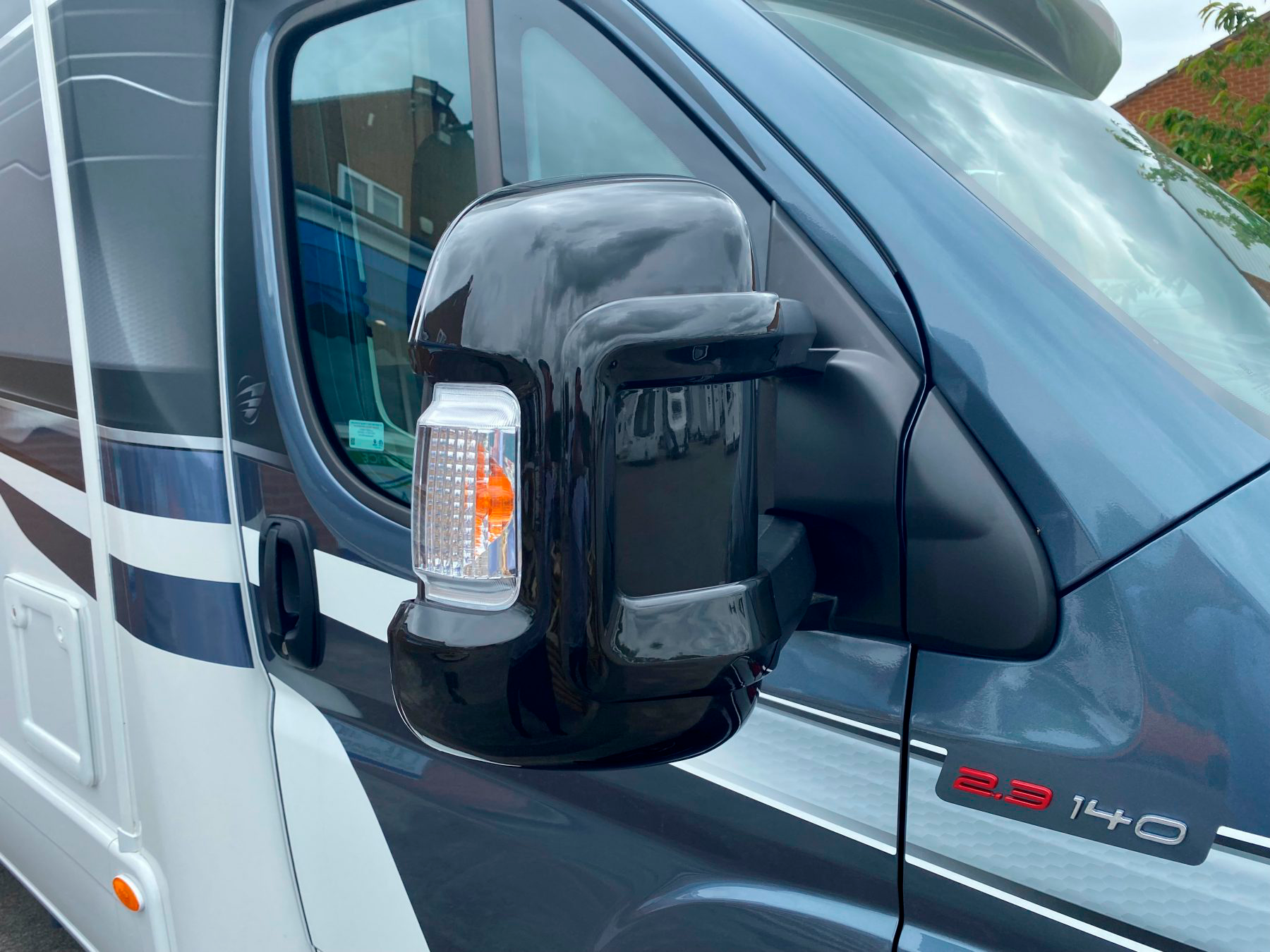 Milenco Falcon Spiegelabdeckungen für Fiat Ducato, Peugeot Boxer und Citroen Relay ab 2007 mit langen Armspiegeln 2 Stück Schwarz