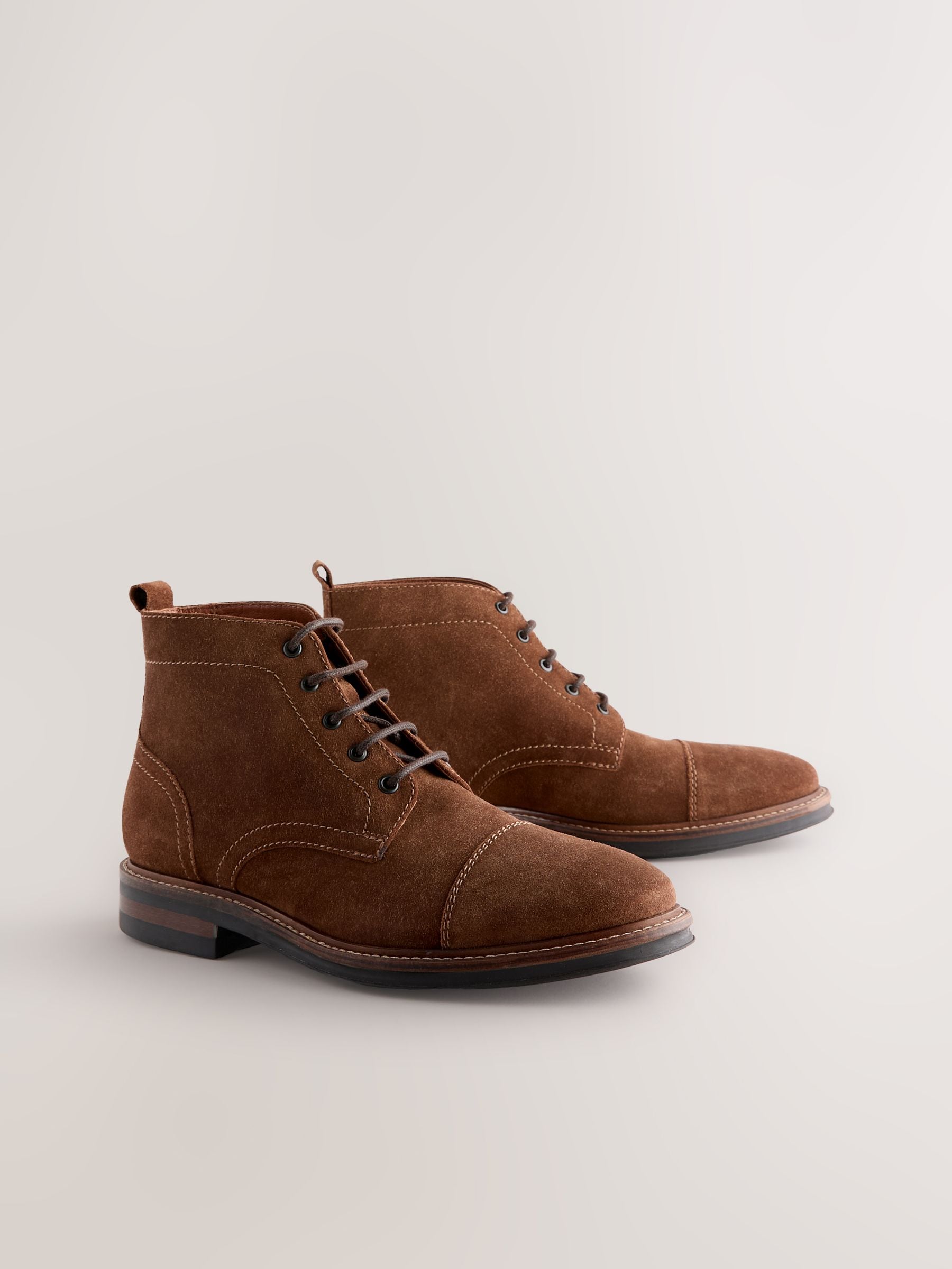 Pastelgeel - Leren boots met neusstuk