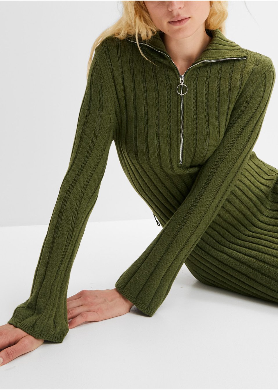 Robe en maille côtelée avec col camionneur