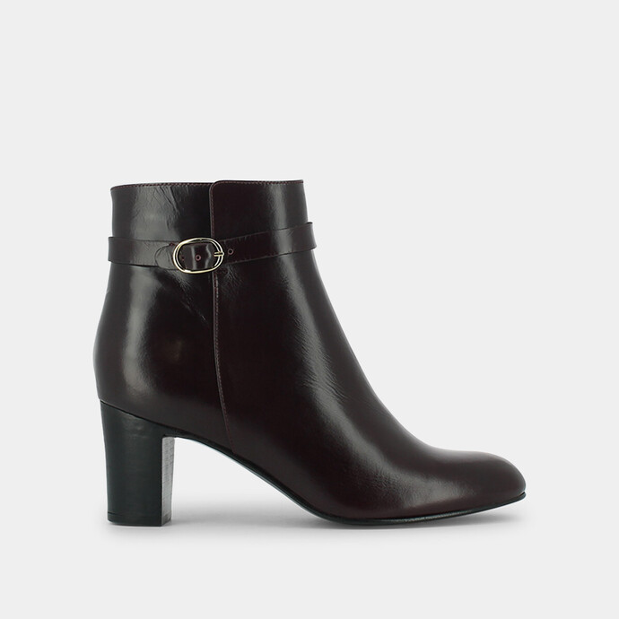 Bottines à talon et à boucle  en cuir bordeaux