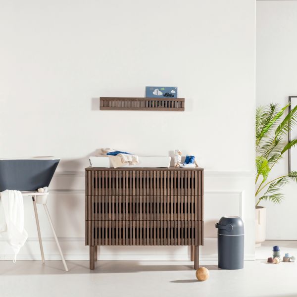 Kidsmill Dai Babykamer Walnoot | Ledikant 120 x 60 cm   Commode