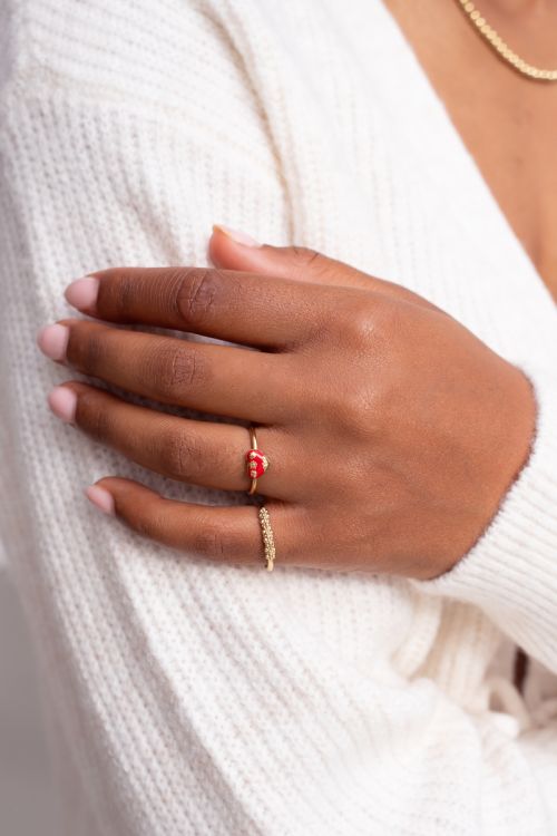 Minimalistische ring met bubbels