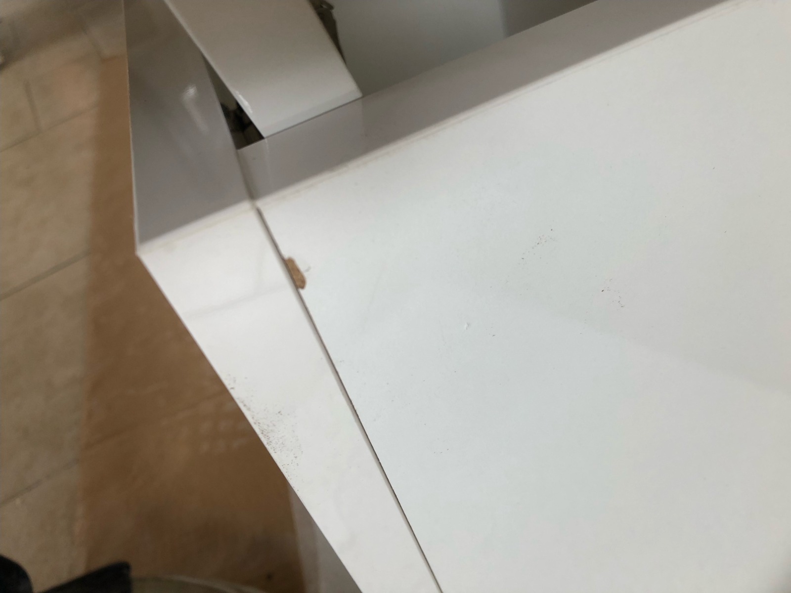SCHADEMODEL: SaniGoods Sally Kolomkast 135cm Wit Glans