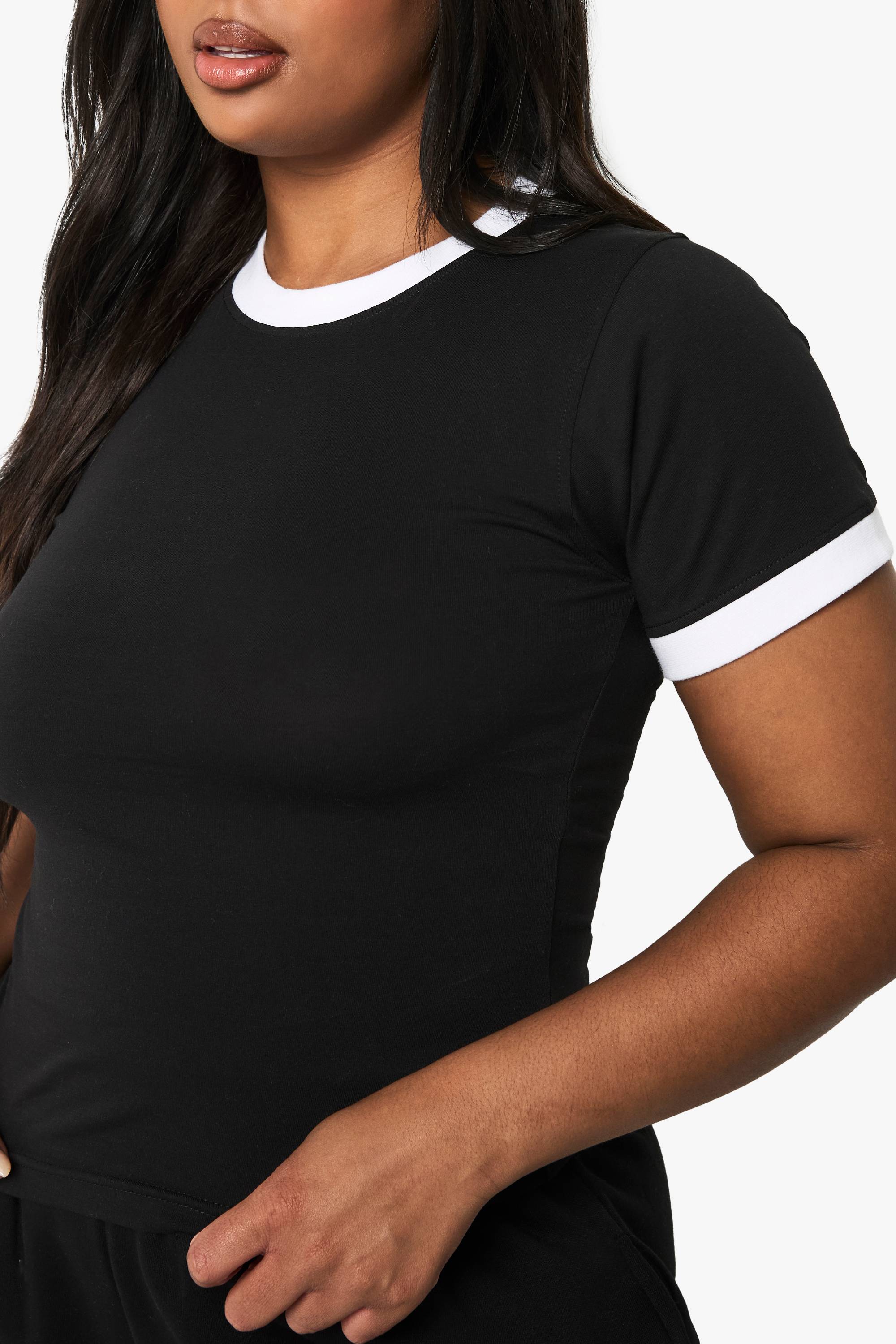 boohoo T-shirt ringer ajusté Plus aux bords contrastés
