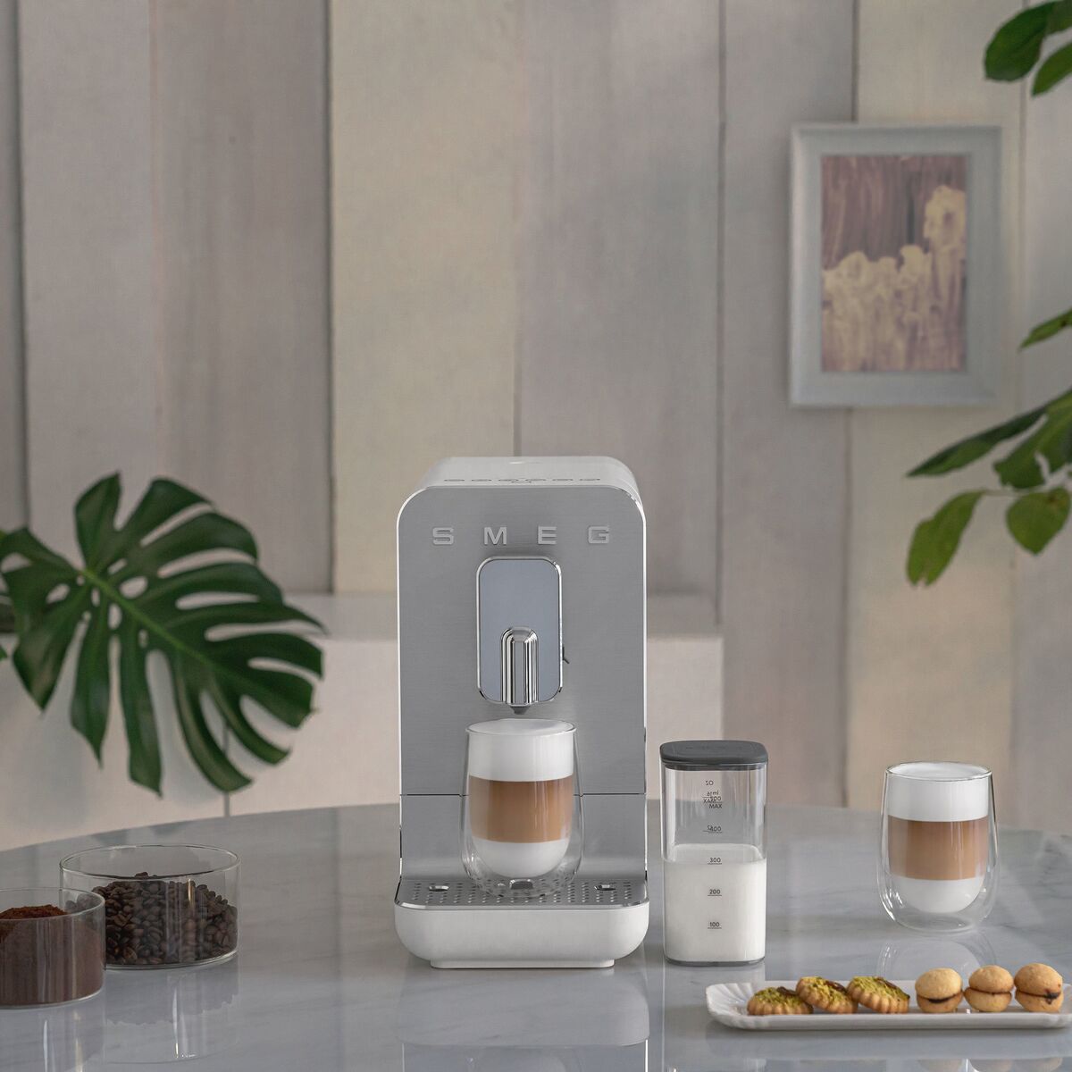 Helautomatisk espressomaskin, hvit