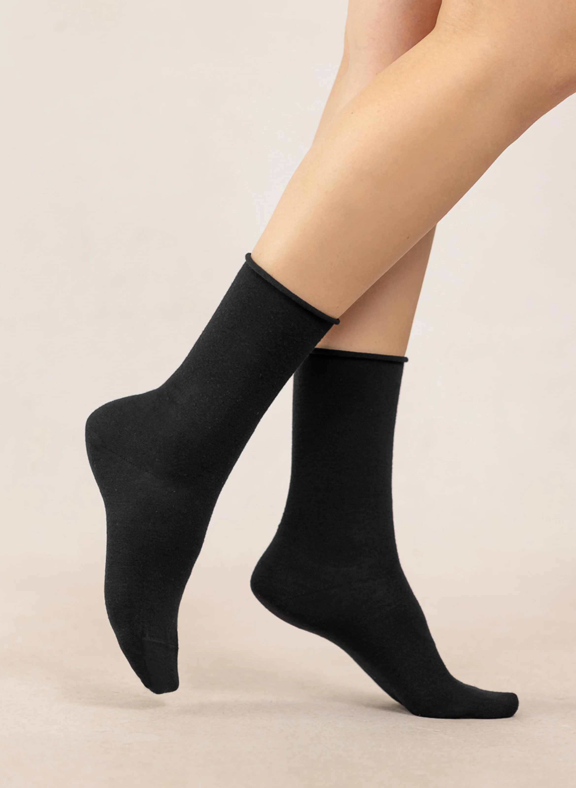 Chaussettes en laine fine mélangée | Noir