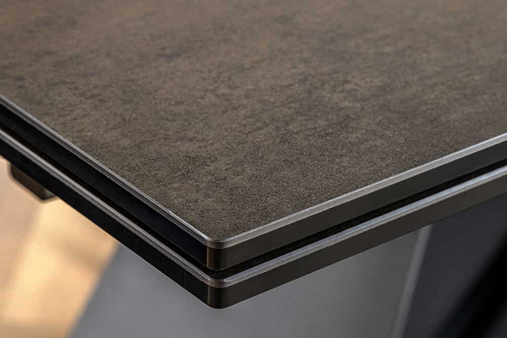 Ausziehbarer Esstisch INFINITY 180-260cm rost Keramik Marmor schwarz Metall