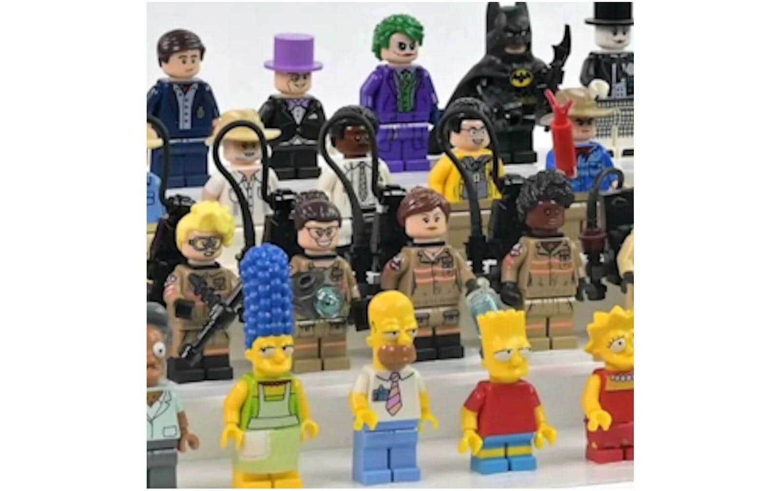 Baukasten Acryl-Display für 40 LEGO-MinifigurAcryl-Display-Box mit weissem Boden und Noppen