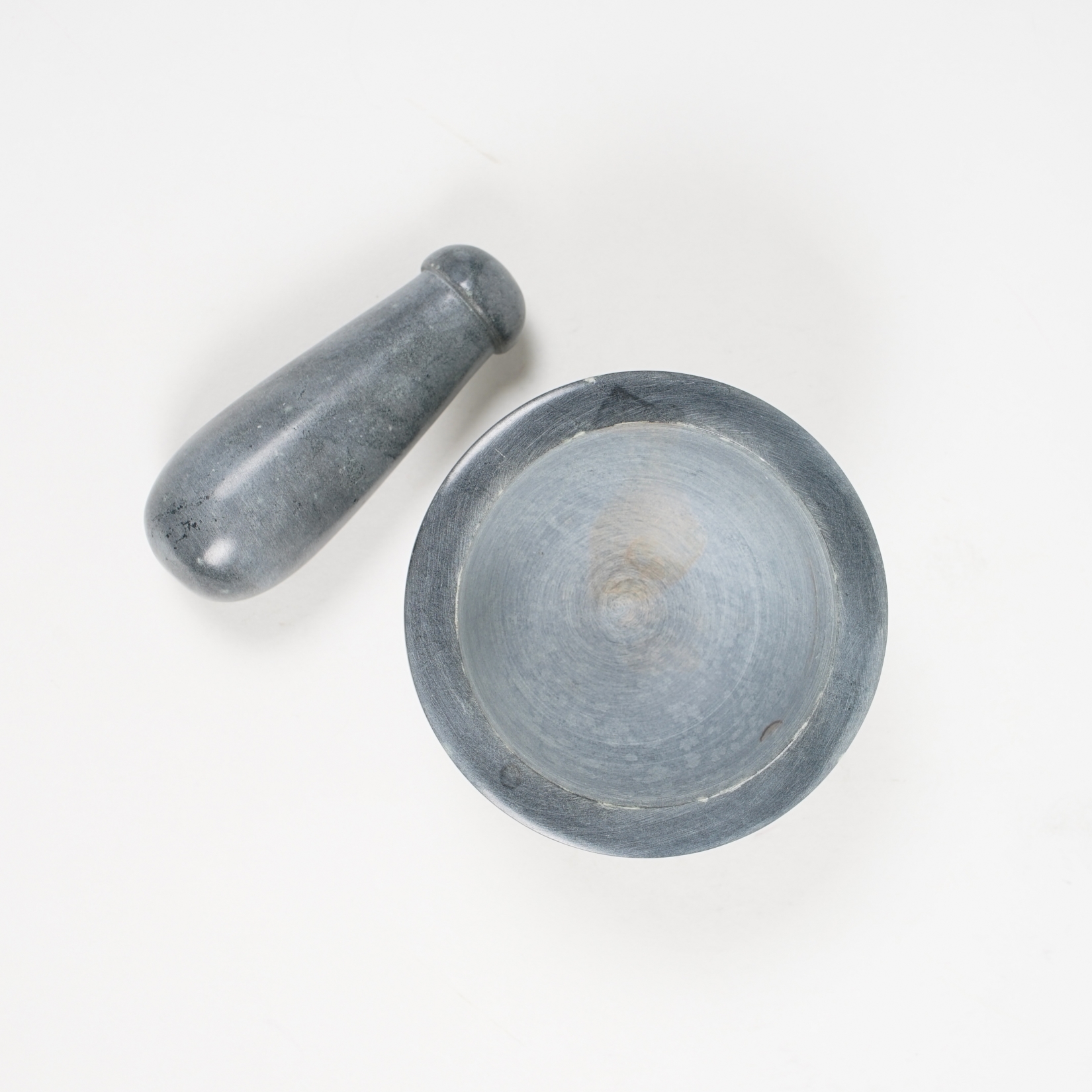 Mörser und Stößel, aus Speckstein, grau, Ø 10 cm, H 6 cm zu 11,80