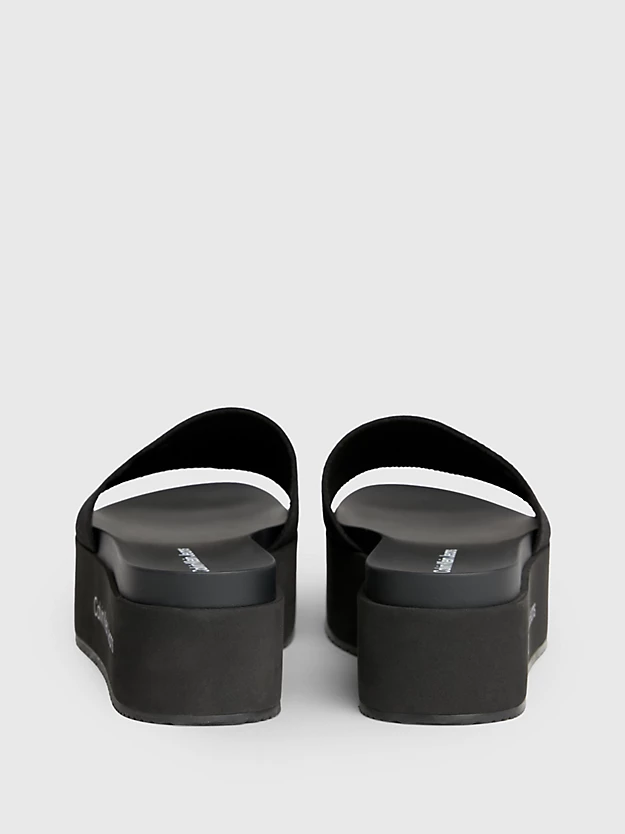 Chinelo de lona com plataforma