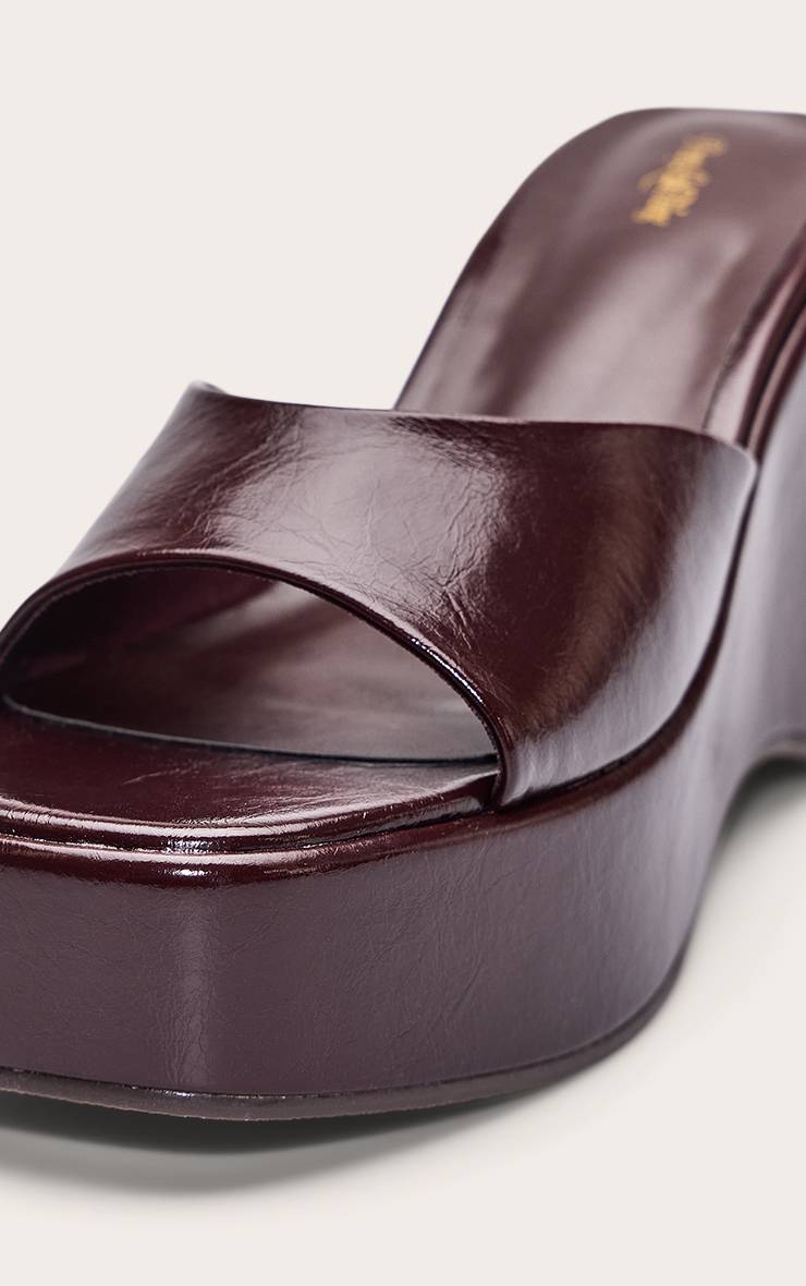 Rouge Bordeaux Mules Compensées En Synthétique Verni Plissé