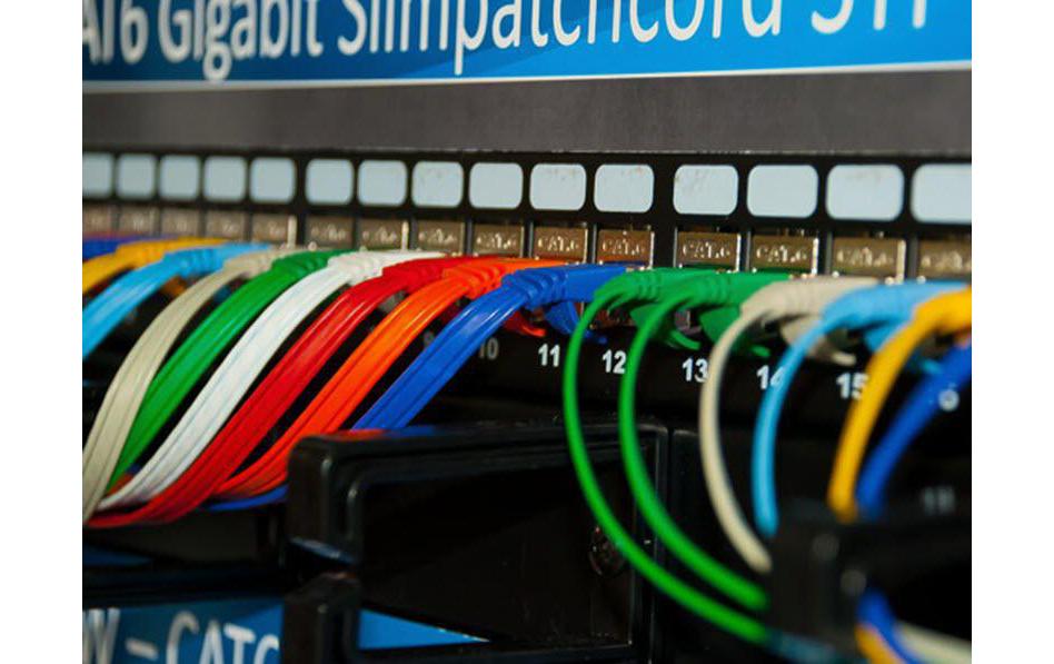 Slimpatchkabel RJ-45 - RJ-45, Cat 6, UTP, 5 m, BlauLightpatchkabel rund, ungeschirmtes Twisted-Pair-Kabel (U/UTP) mit Klinkenschutz