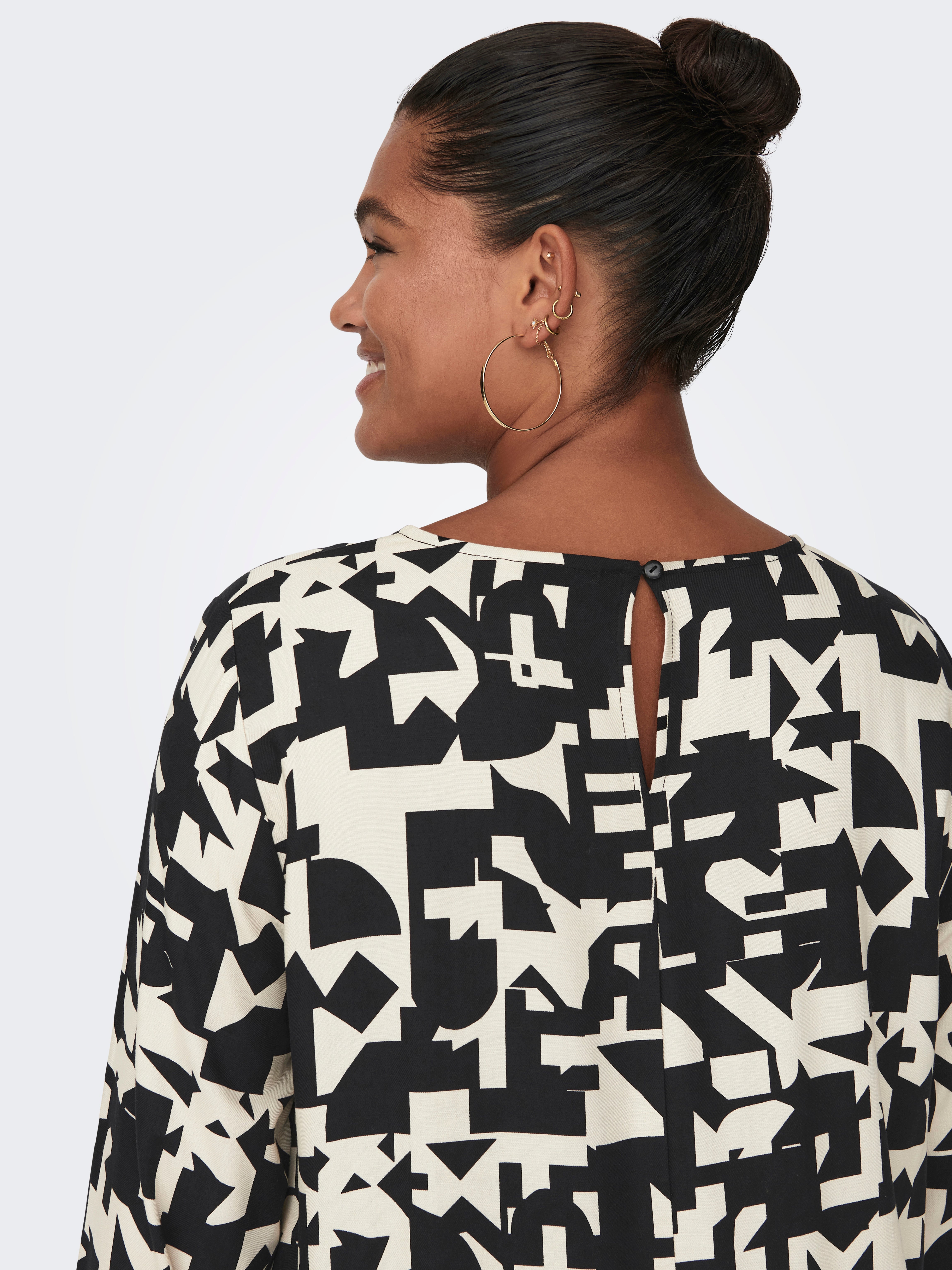 CARMANOLA Langes Kleid Black