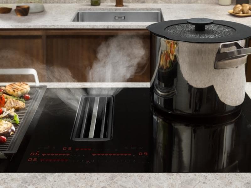 Electrolux Induktionskochfeld mit Abzug DMSL8350UO Rahmenlo Kochfeld mit eingebauter Lüftung und 4 Kochzonen