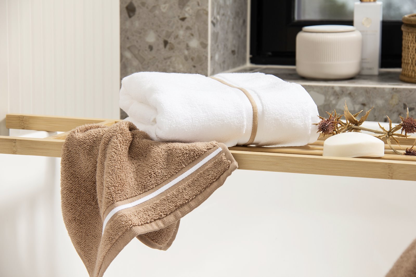 Relax klut Beige med hvit stripe 30x30 cm