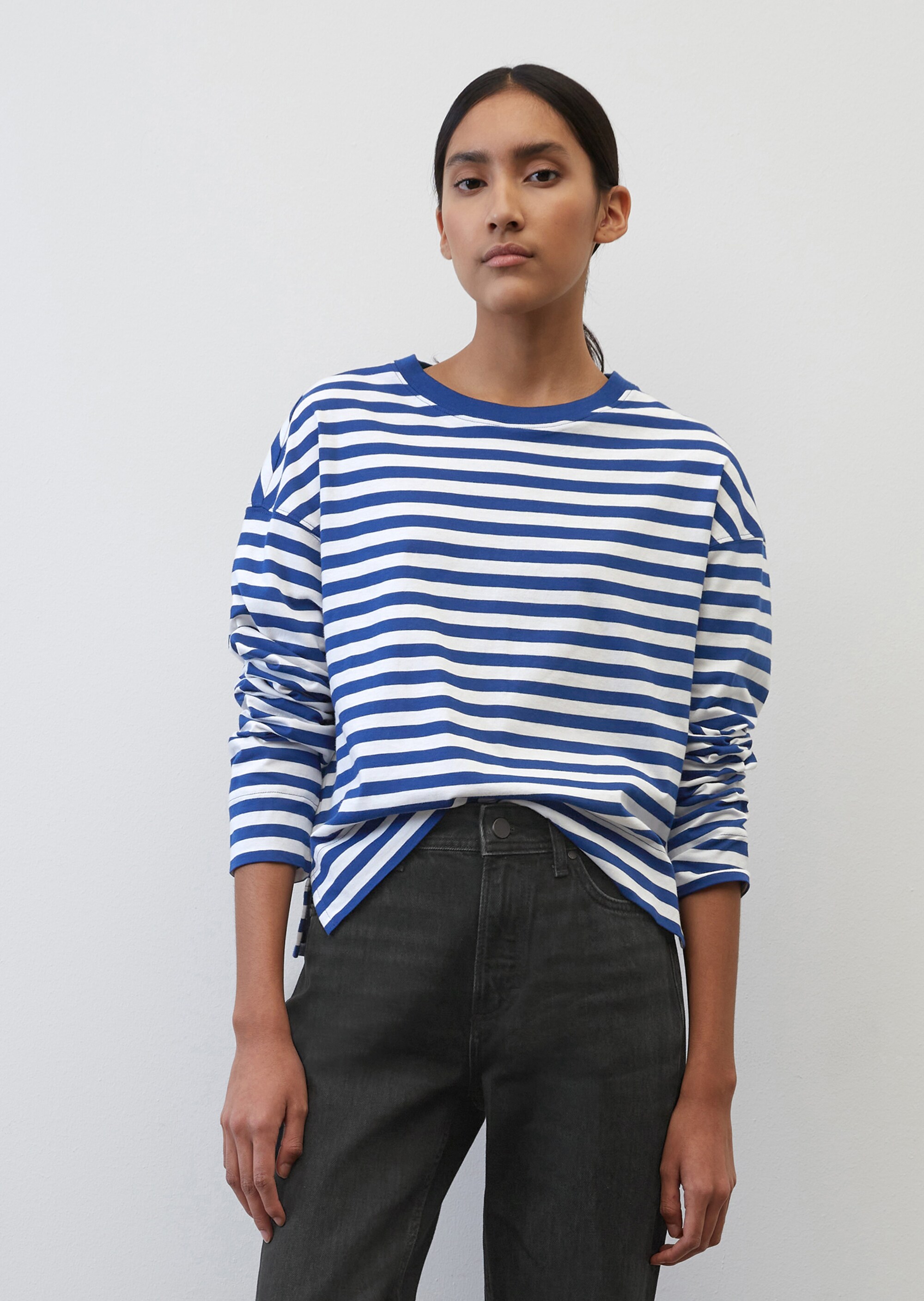 Ringel-Longsleeve loose aus garngefärbter Bio-Baumwolle