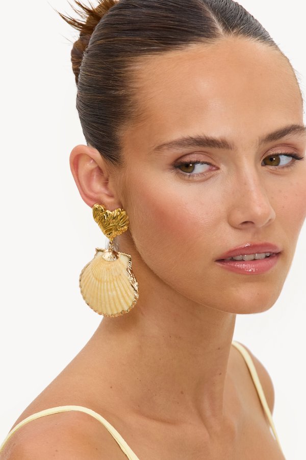 ELEGANT INDULGENCE - GOLD