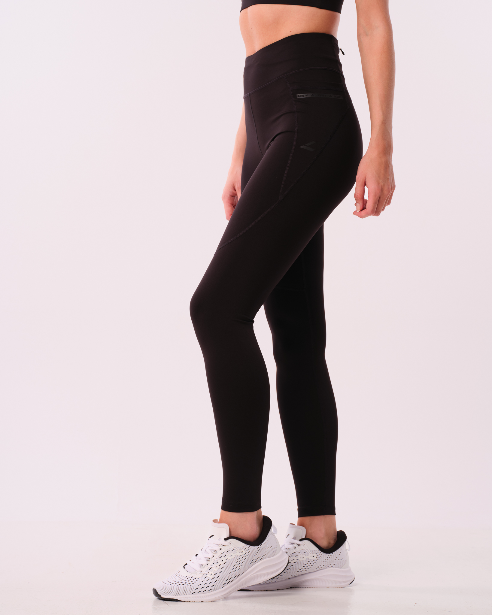 LEVITY Conquer Running Pocket Tights Black