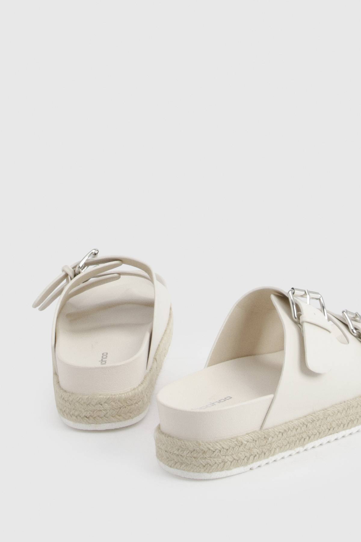 boohoo Sandales Plateformes À Double Bride Avec Détails Boucles