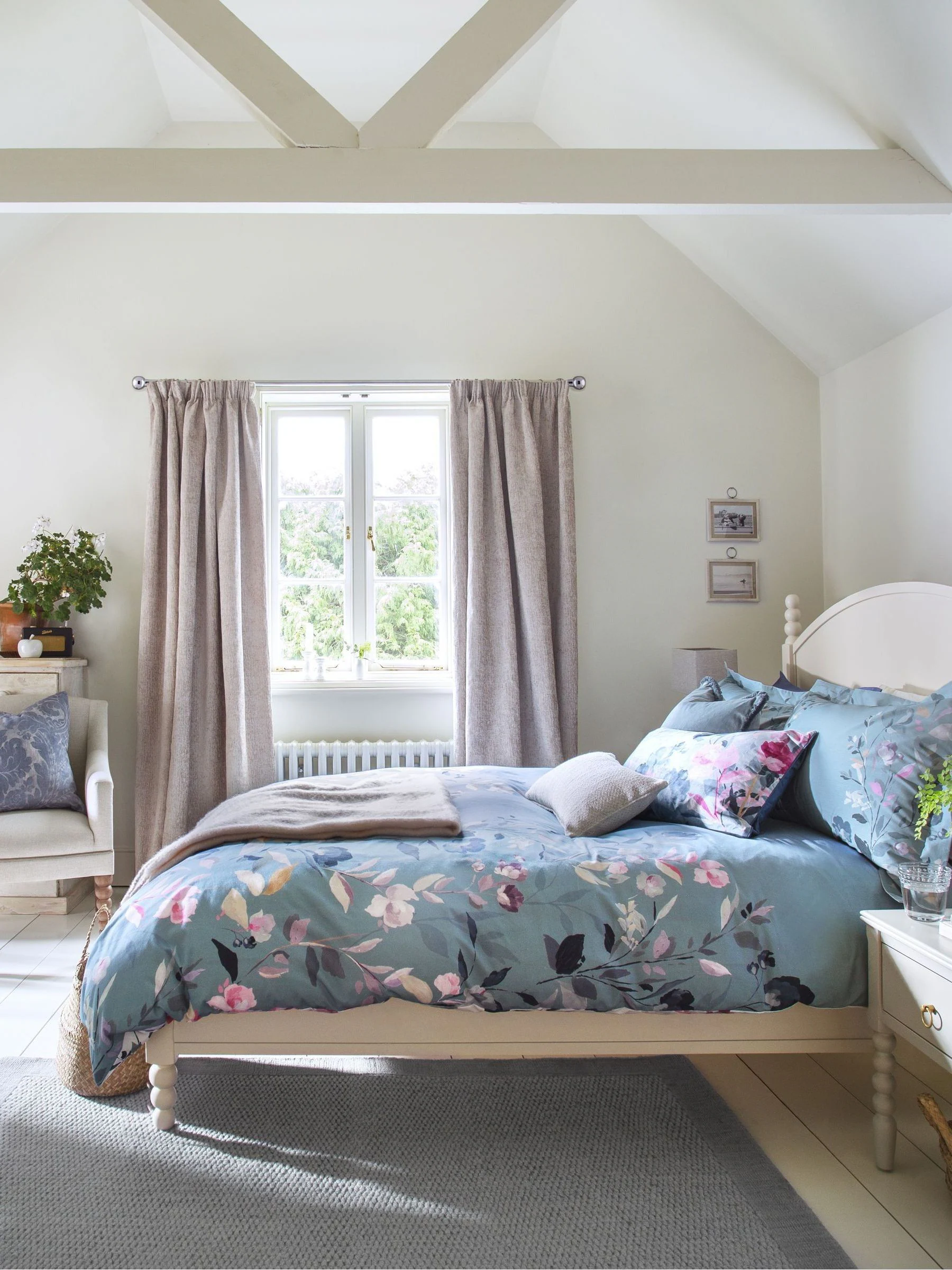 Omkeerbare set van dekbedovertrek en kussensloop van gebloemd Oxford Edge 100% katoen