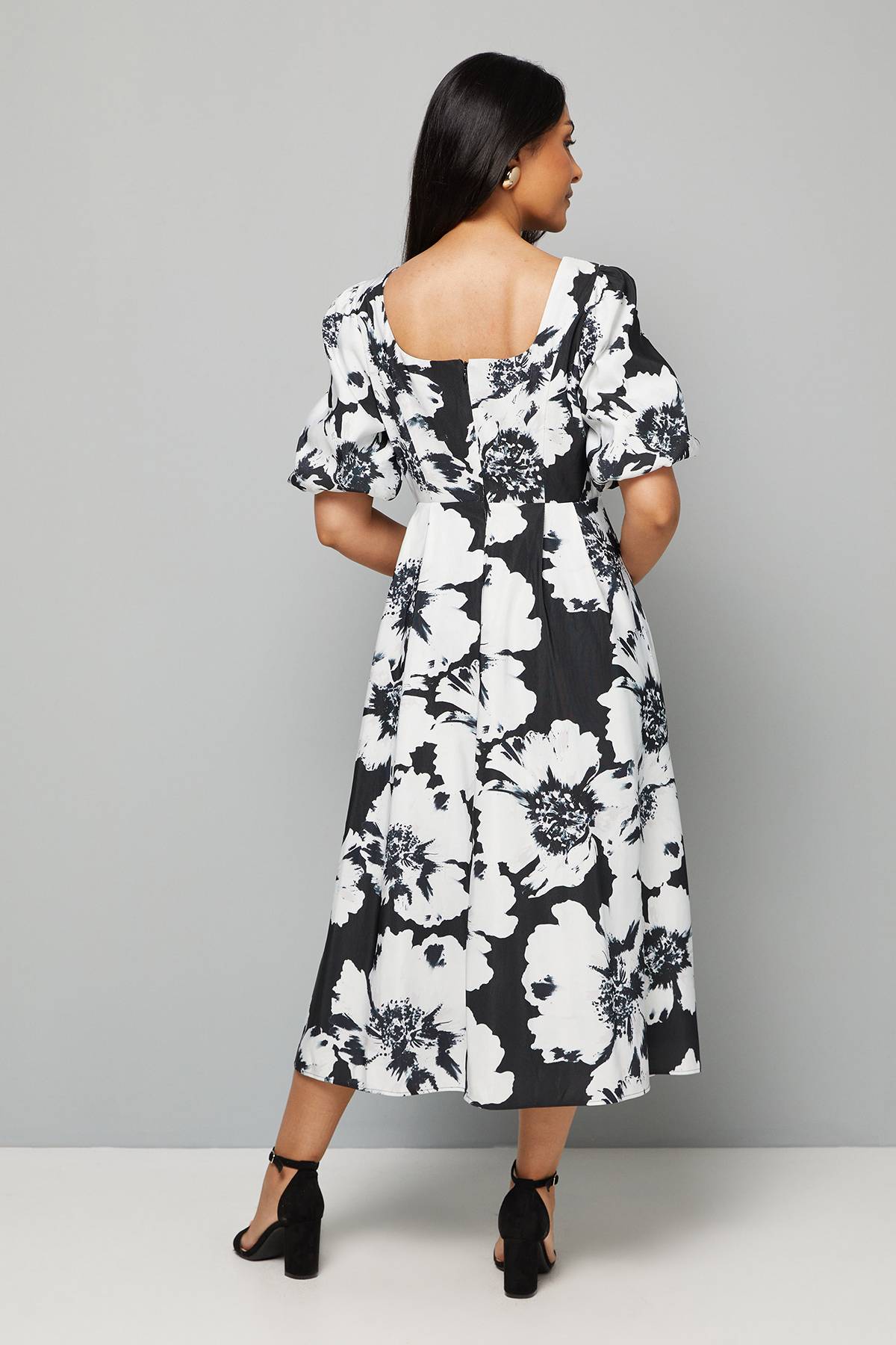 Wallis Robe Midi en Sergé à Imprimé Floral et Manches Bouffantes Petite Taille