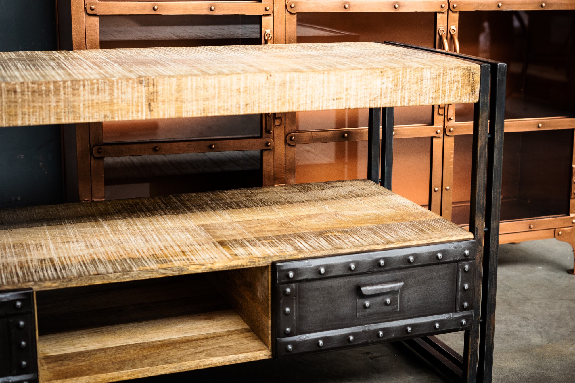 TV-Board 'Trackman', Metall und Mangoholz, B 120 cm, H 60 cm, T 45 cm von fischer's lagerhaus